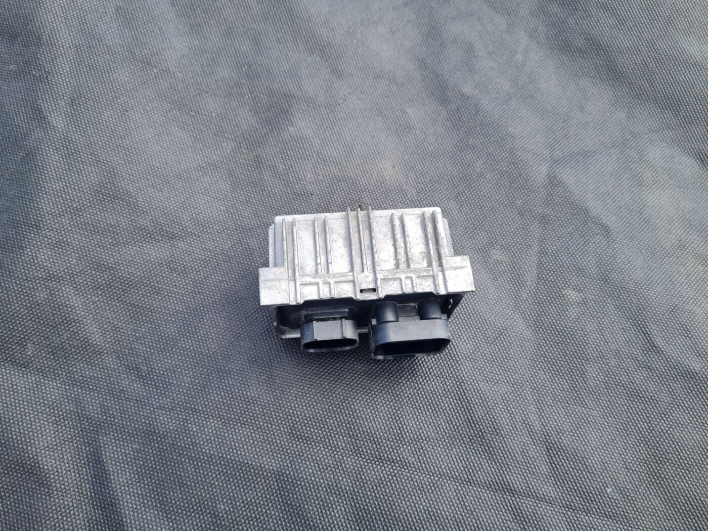 Kvēlsveču releja priekš OPEL ASTRA J 2011