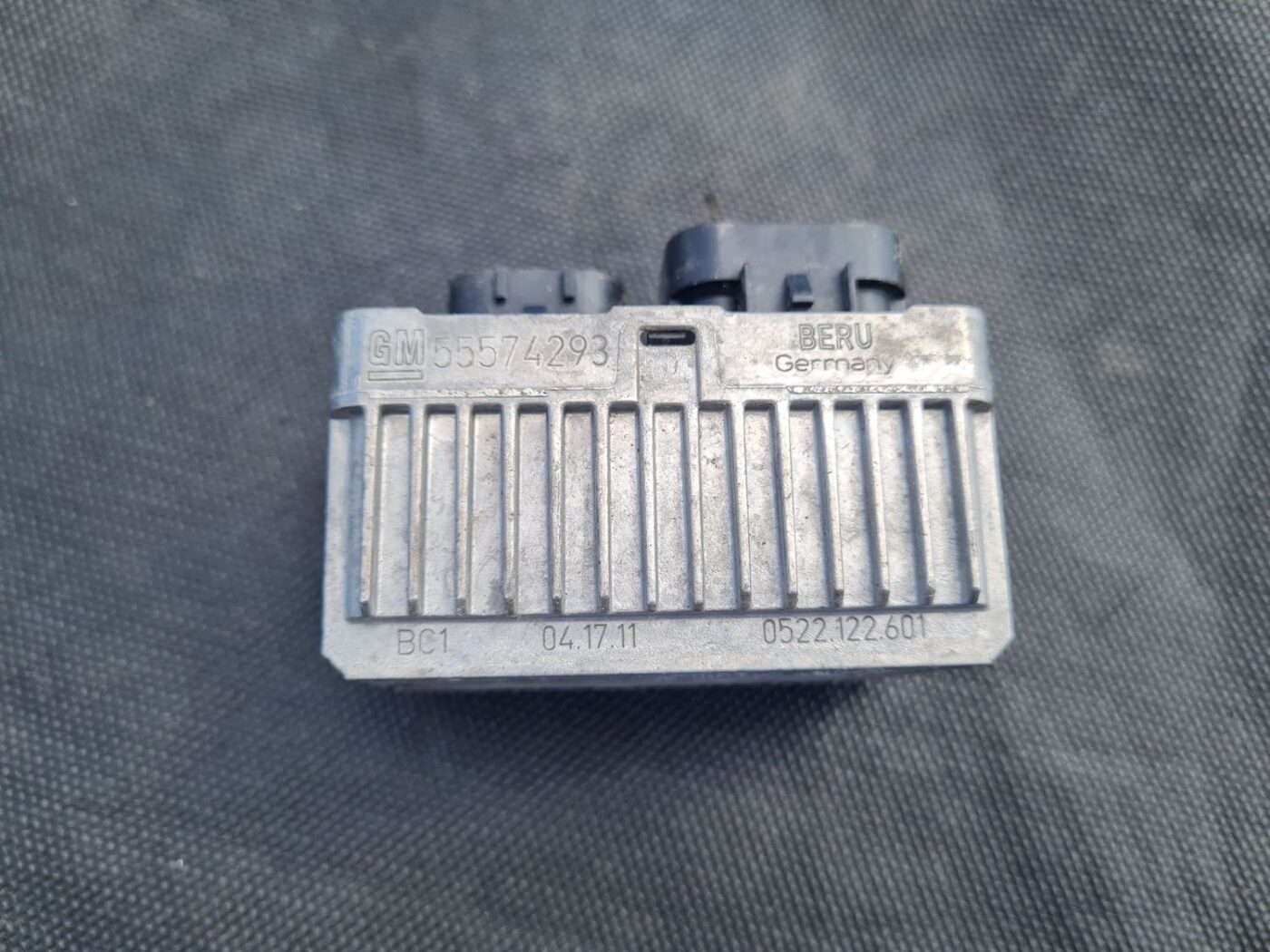 Kvēlsveču releja priekš OPEL ASTRA J 2011