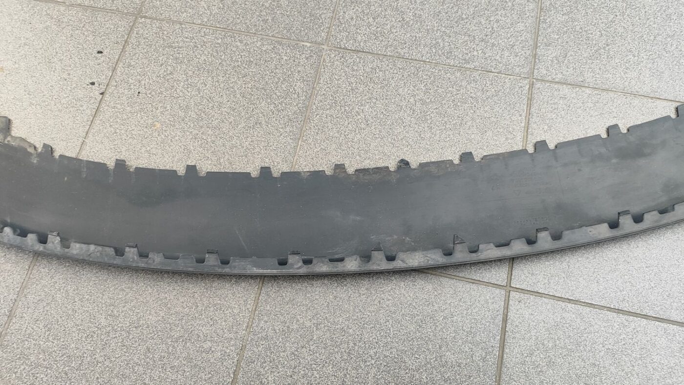 Bufera spoileris priekš VW GOLF 5 2006 6 Bufera spoileris priekš VW GOLF 5 2006