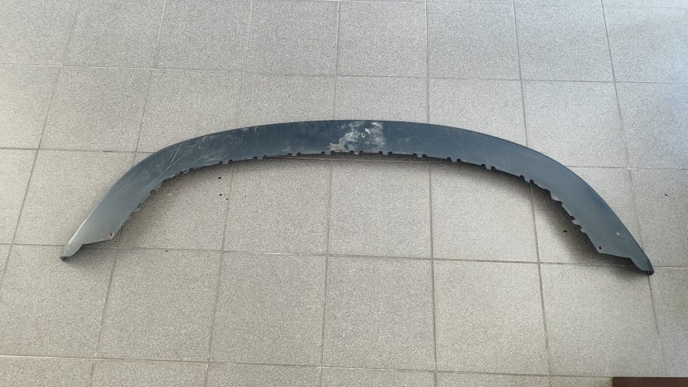 Bufera spoileris priekš VW GOLF 5 2006 4 Bufera spoileris priekš VW GOLF 5 2006