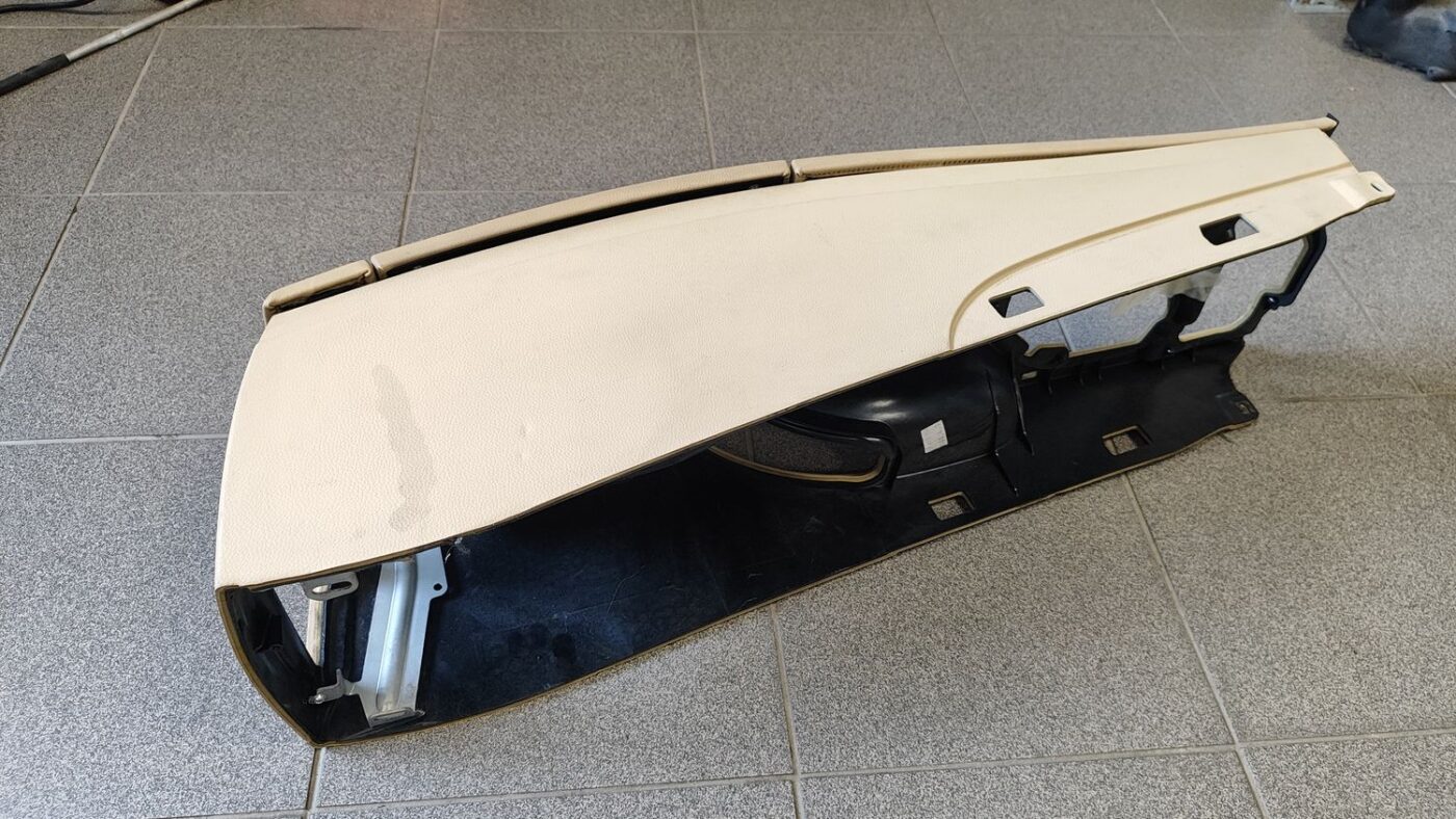 Centrālās konsoles apdares lielākā daļa priekš BMW 525 E60 2006 OLIVE