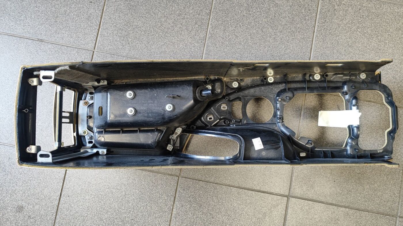 Centrālās konsoles apdares lielākā daļa priekš BMW 525 E60 2006 OLIVE