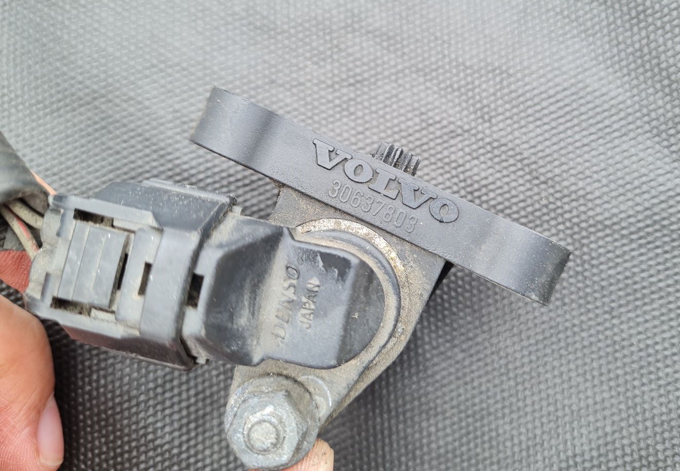 Kloķvārpstas devējs priekš VOLVO S80 2007 GREY 4 Kloķvārpstas devējs priekš VOLVO S80 2007 GREY