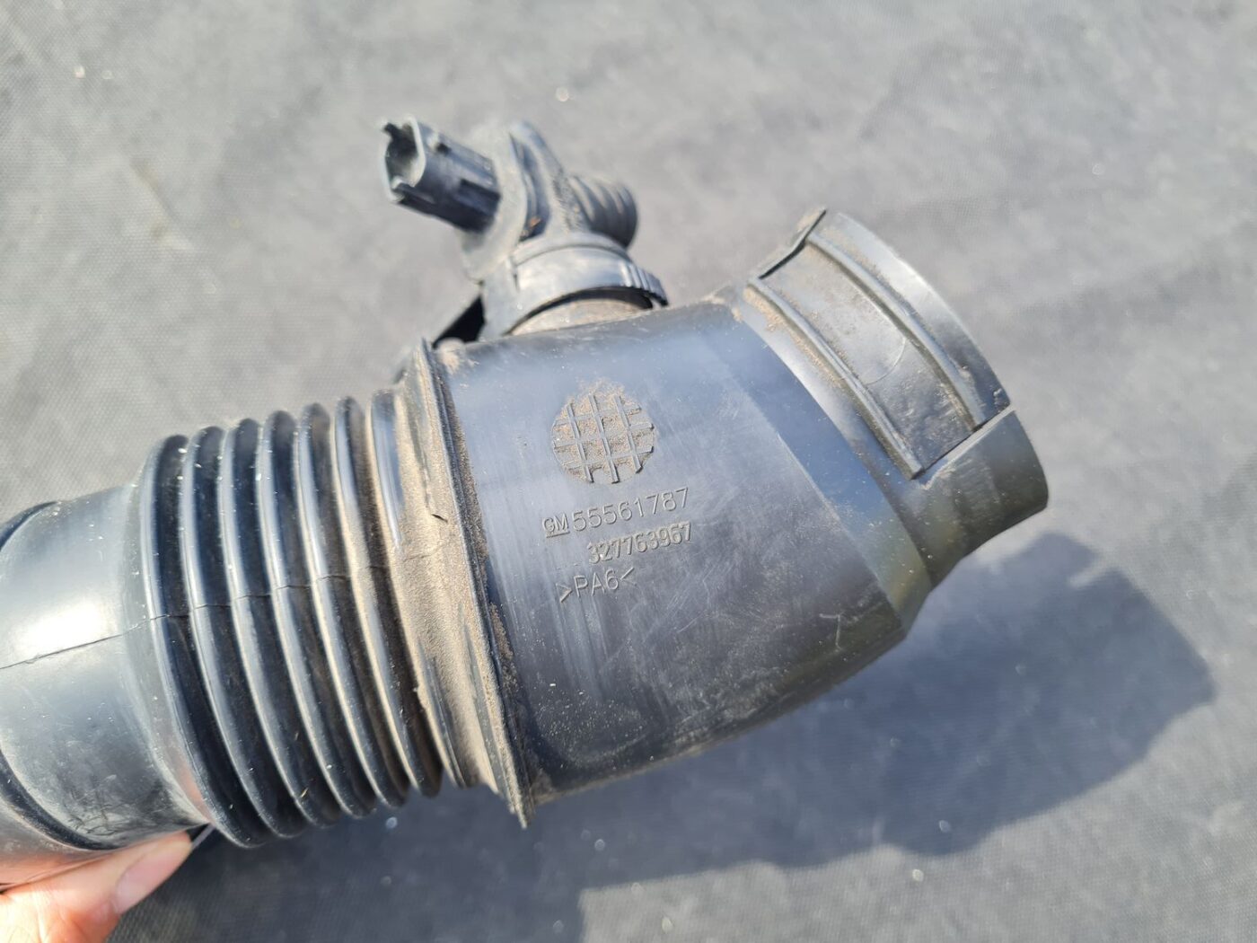 Gaisa filtra korpusa caurule priekš OPEL INSIGNIA SPORTS TOURER 2013