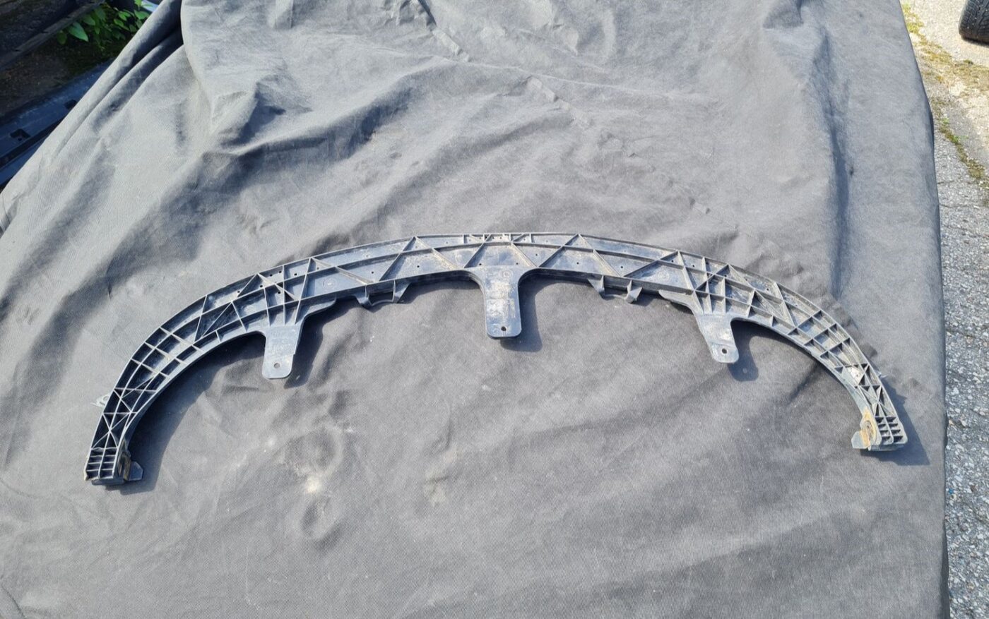 Priekšēja bufera aizsargs priekš OPEL INSIGNIA SPORTS TOURER 2013