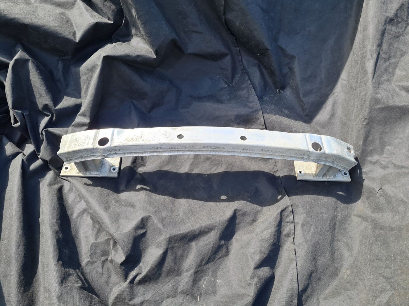 Aizmugurējā bufera pastiprinātājs priekš OPEL INSIGNIA SPORTS TOURER 2013 1 Aizmugurējā bufera pastiprinātājs priekš OPEL INSIGNIA SPORTS TOURER 2013