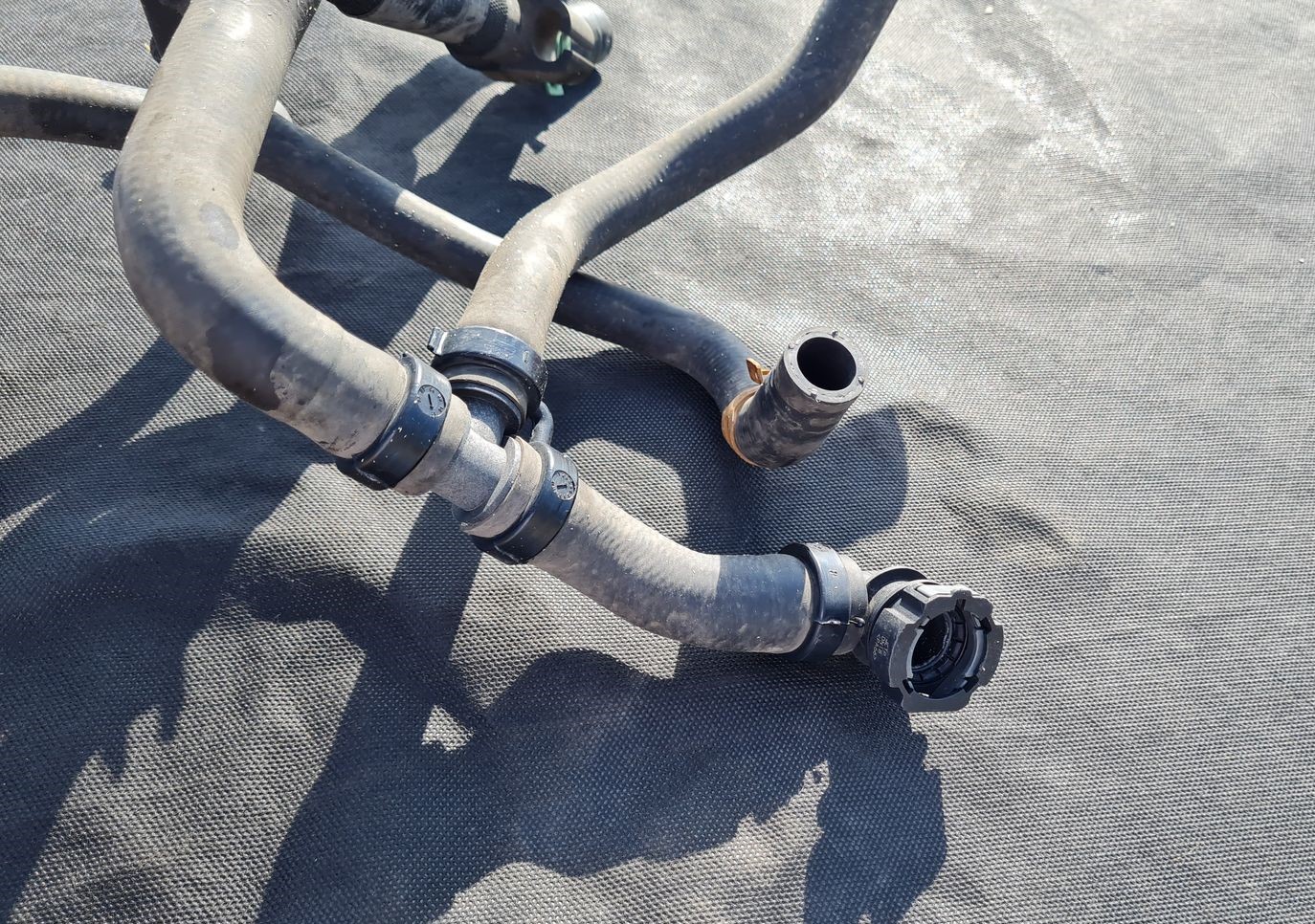 Dzesēšanas caurules priekš RENAULT LAGUNA 2011 4 Dzesēšanas caurules priekš RENAULT LAGUNA 2011