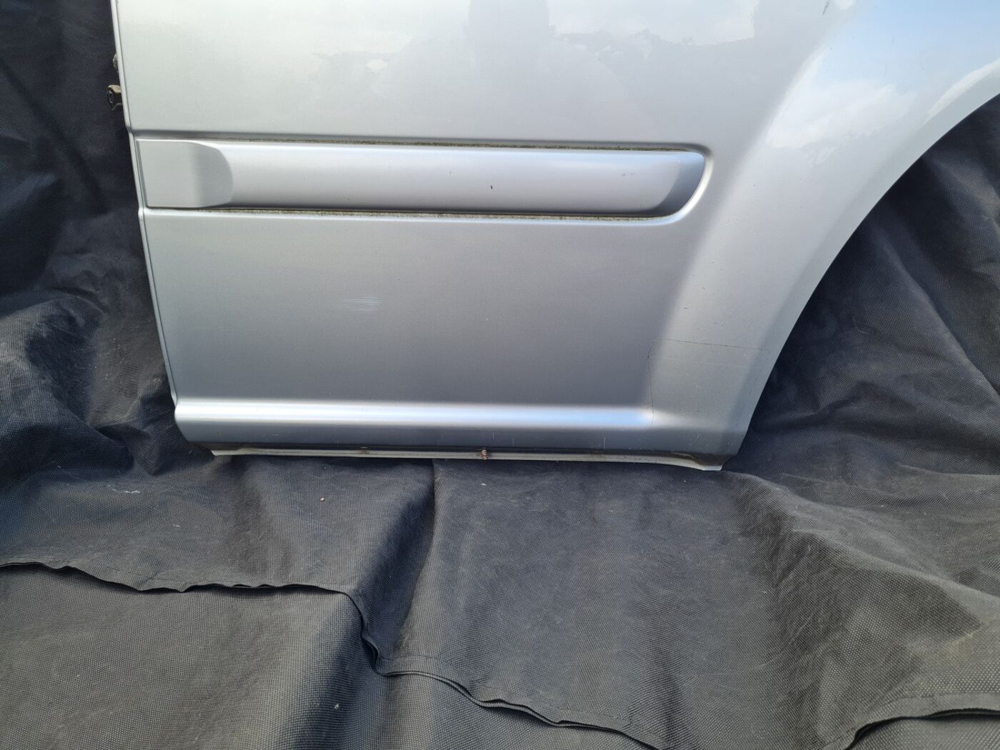 Aizmugurējās kreisās durvis priekš NISSAN X-TRAIL 2005