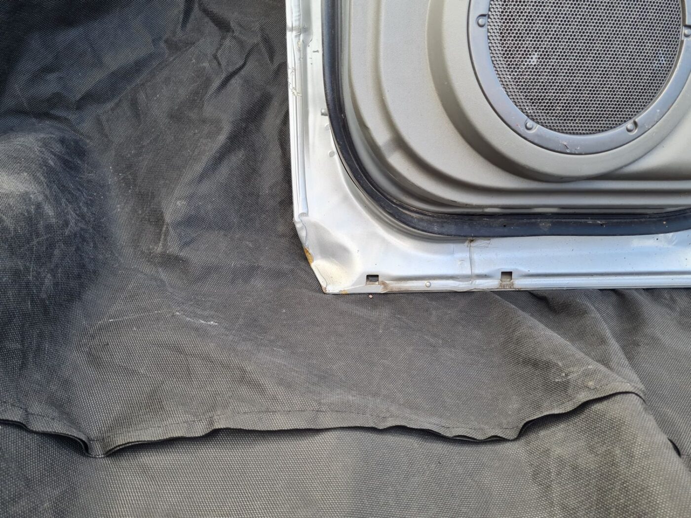 Aizmugurējās labās durvis priekš NISSAN X-TRAIL 2005