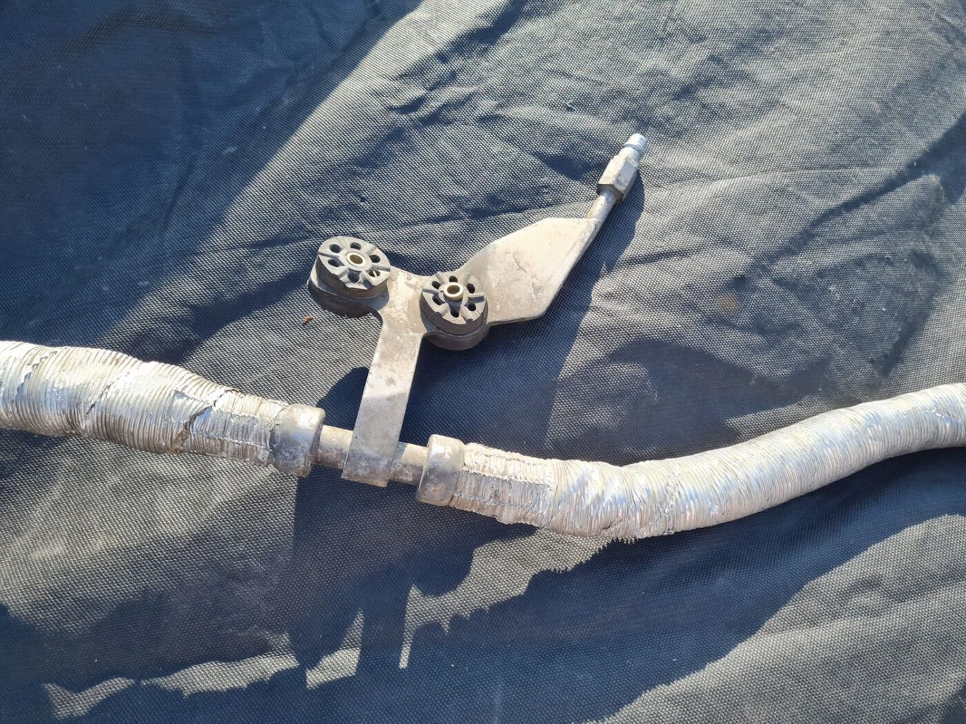 Gaisa kondicioniera galvenā caurule priekš BMW 525 E60 2006 OLIVE