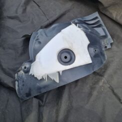 Priekšējais kreisais paspārns priekš RENAULT MEGANE 2011