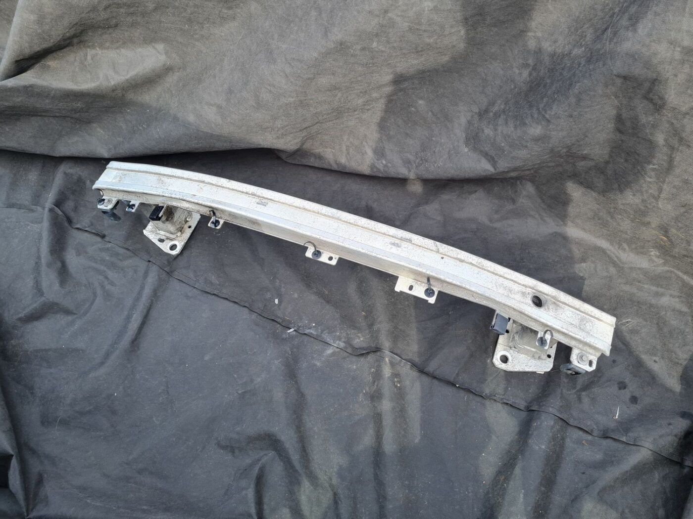 Priekšējā bufera pastiprinātājs priekš RENAULT MEGANE 2011