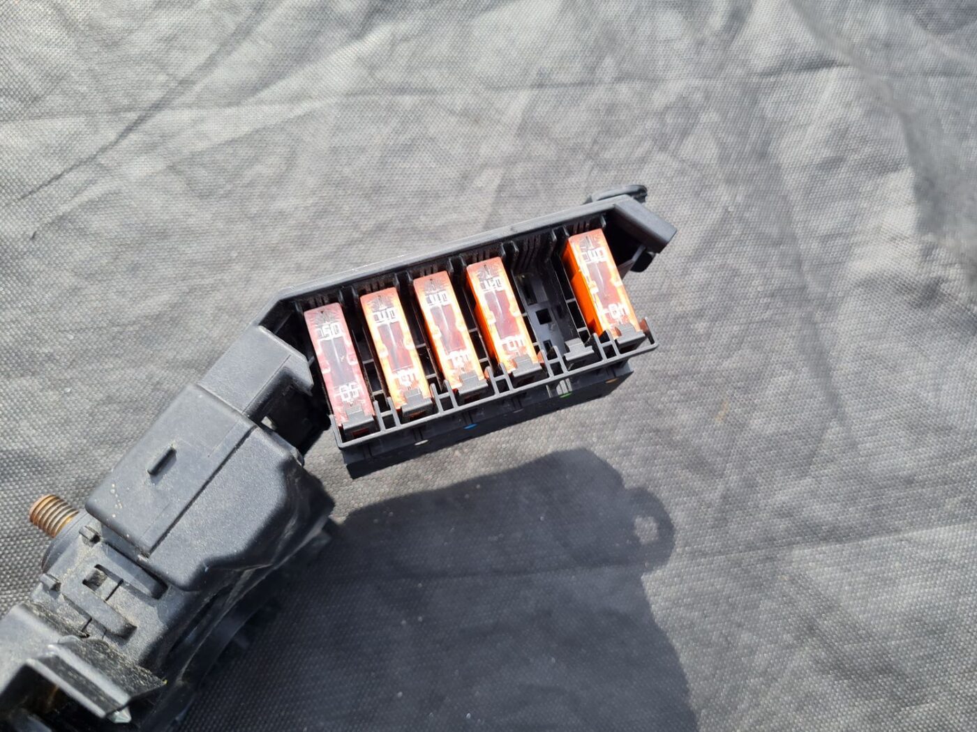 Drošinātāju bloks priekš MERCEDES BENZ CLS 320 2005 3 Drošinātāju bloks priekš MERCEDES BENZ CLS 320 2005