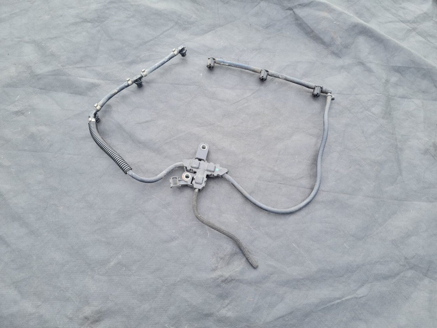 Degvielas atgriešanas caurule priekš MERCEDES BENZ CLS 320 2005 1 Degvielas atgriešanas caurule priekš MERCEDES BENZ CLS 320 2005