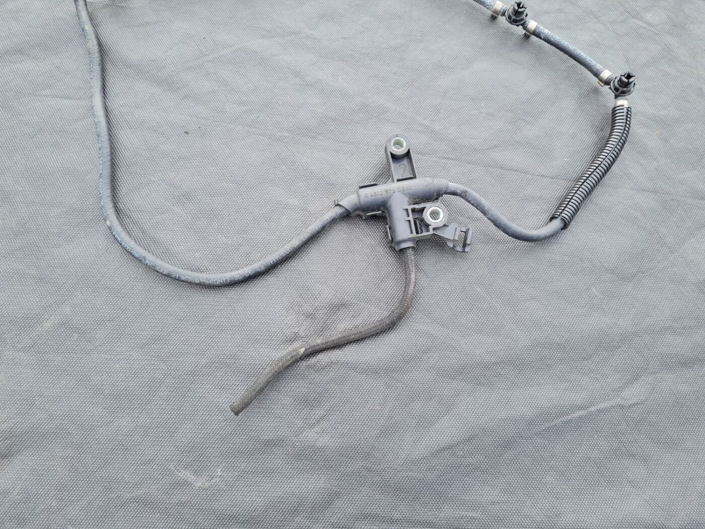 Degvielas atgriešanas caurule priekš MERCEDES BENZ CLS 320 2005 3 Degvielas atgriešanas caurule priekš MERCEDES BENZ CLS 320 2005