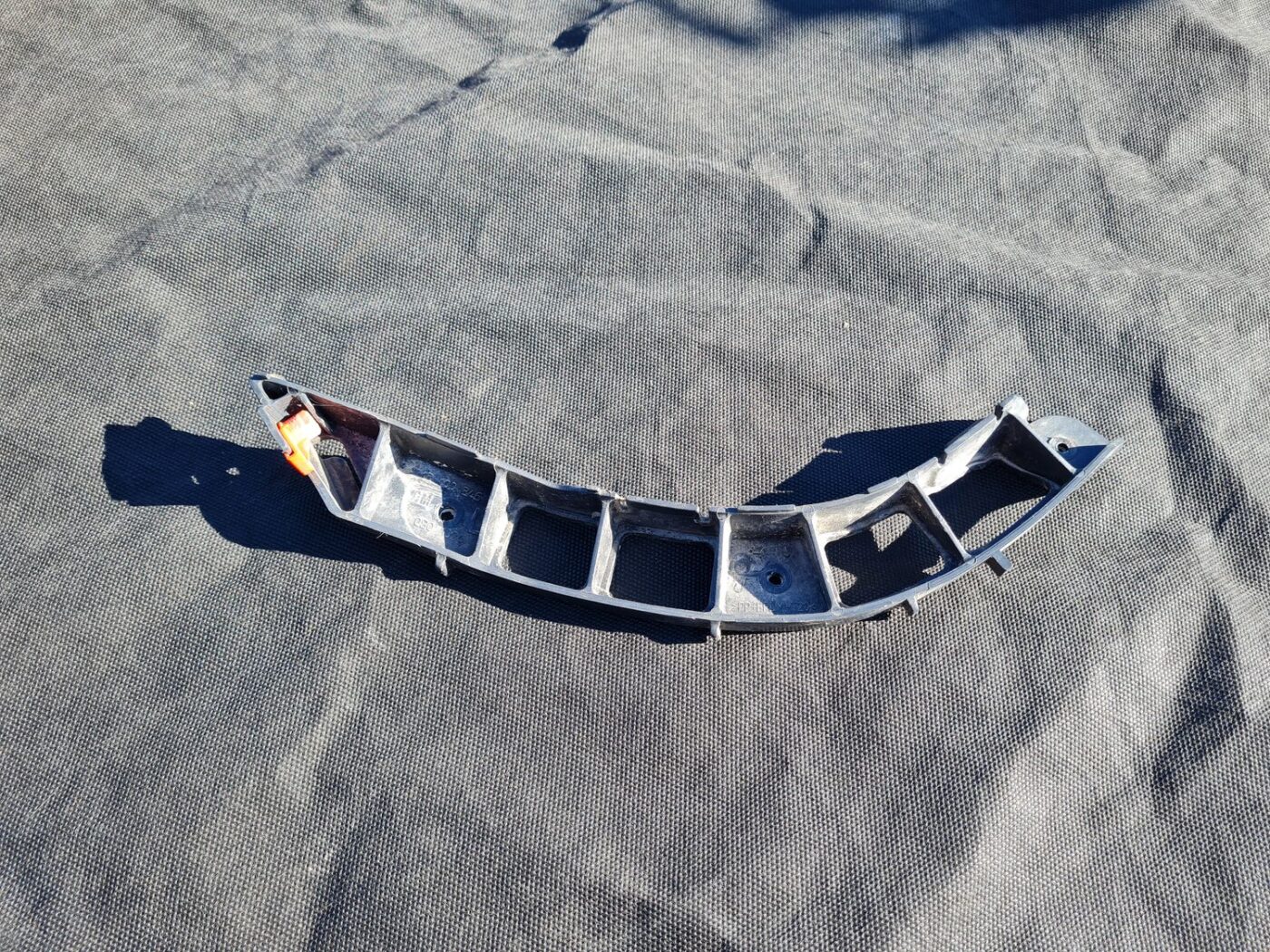 Aizmugurēja bufera kronšteins priekš OPEL VECTRA C 2008 2 Aizmugurēja bufera kronšteins priekš OPEL VECTRA C 2008