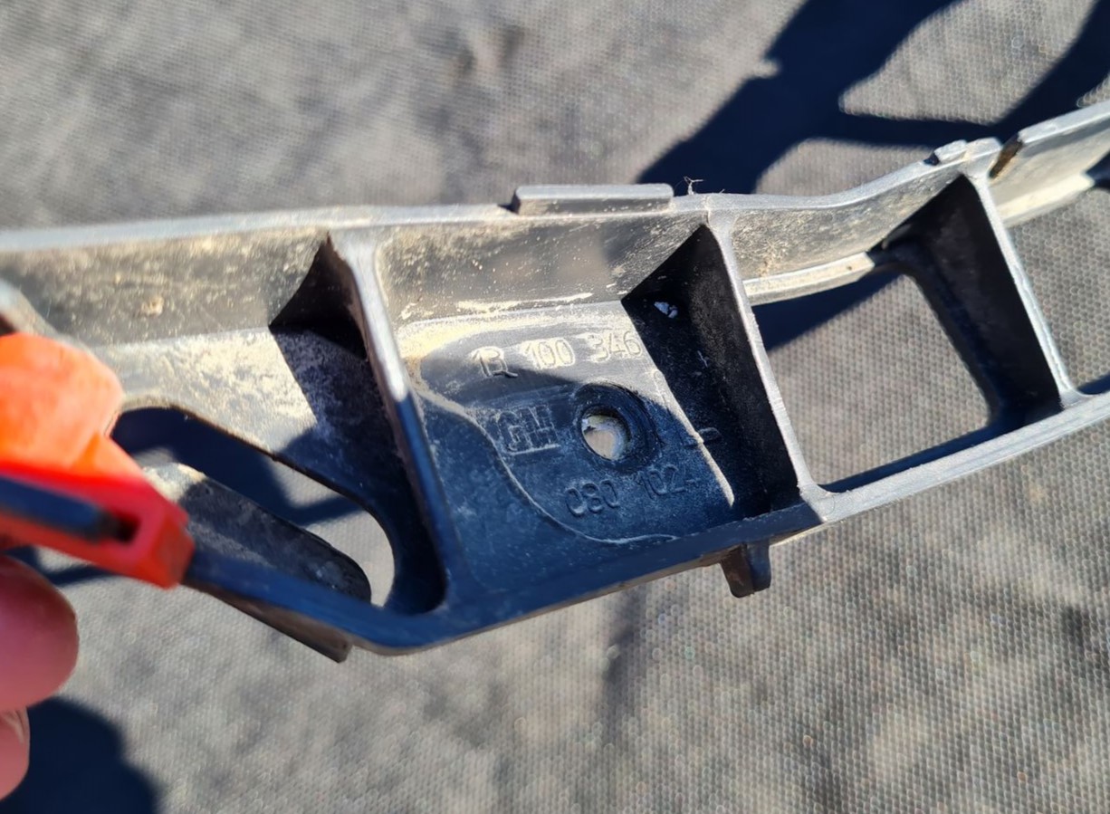 Aizmugurēja bufera kronšteins priekš OPEL VECTRA C 2008 3 Aizmugurēja bufera kronšteins priekš OPEL VECTRA C 2008