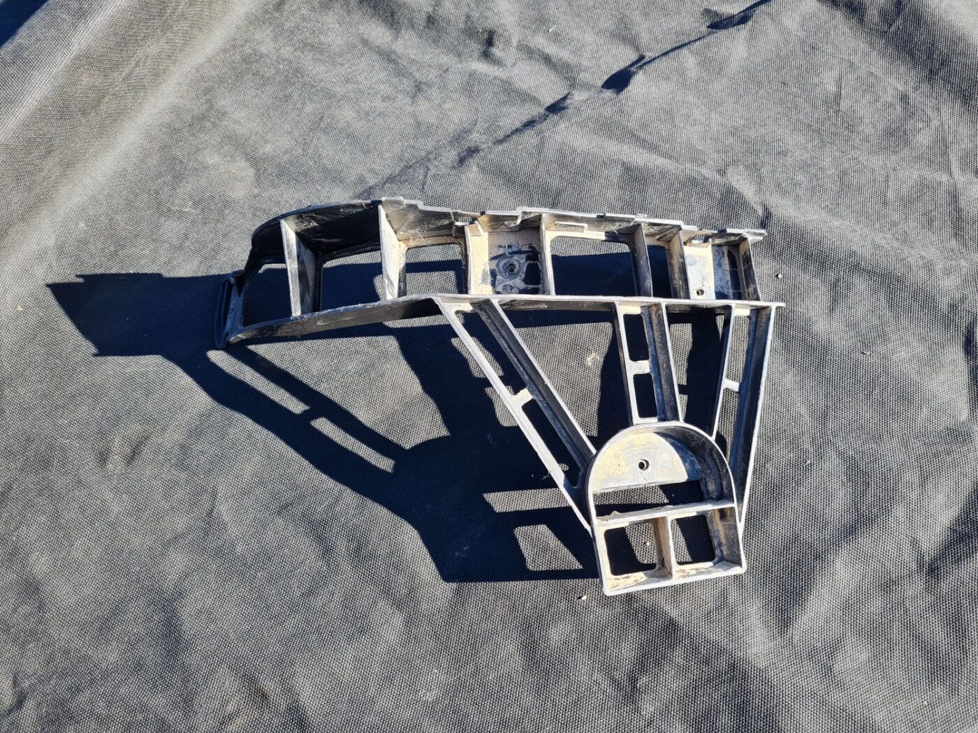 Aizmugurēja bufera kronšteins priekš OPEL VECTRA C 2008