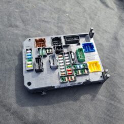 Drošinātāju bloks priekš PEUGEOT 508 2012