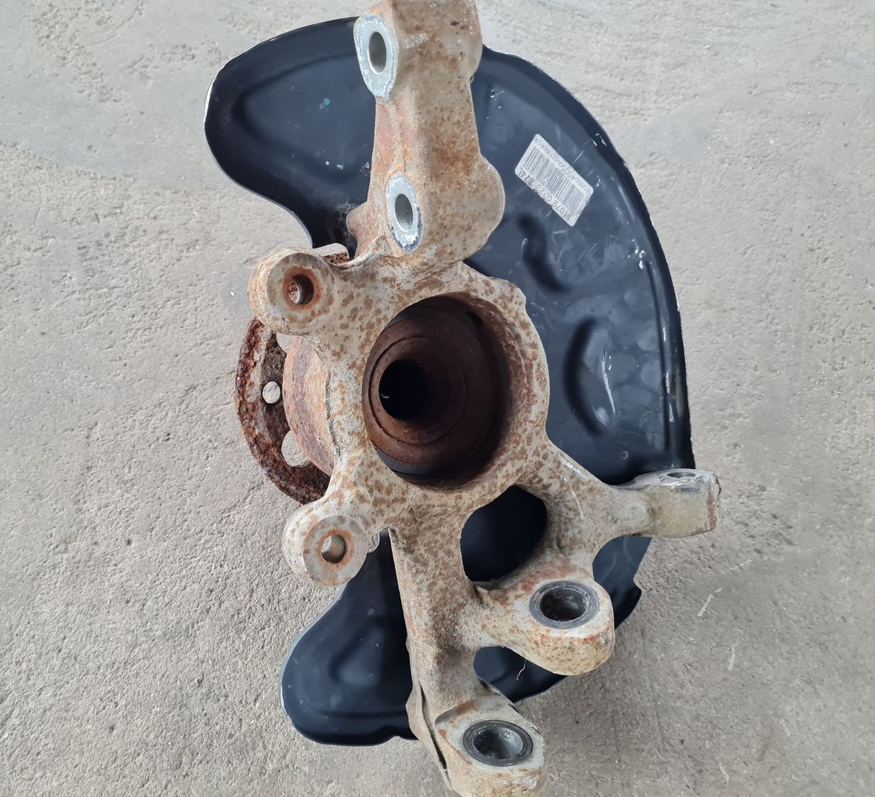 Stūres šarnīrs priekšā pa kreisi priekš MERCEDES BENZ E250 W212 2014 4 Stūres šarnīrs priekšā pa kreisi priekš MERCEDES BENZ E250 W212 2014