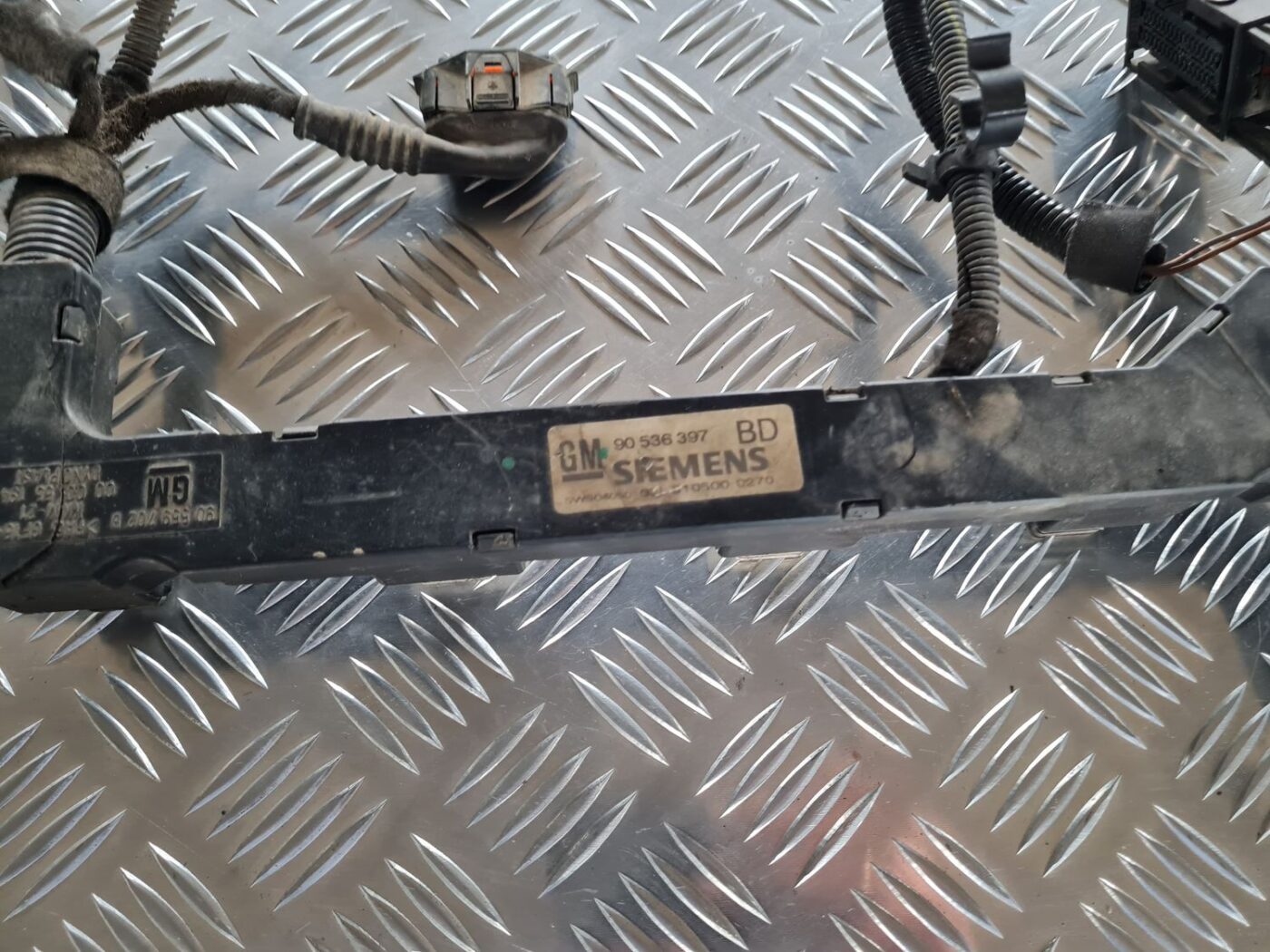 Dzinēja vadi priekš OPEL ZAFIRA 1999 4 Dzinēja vadi priekš OPEL ZAFIRA 1999