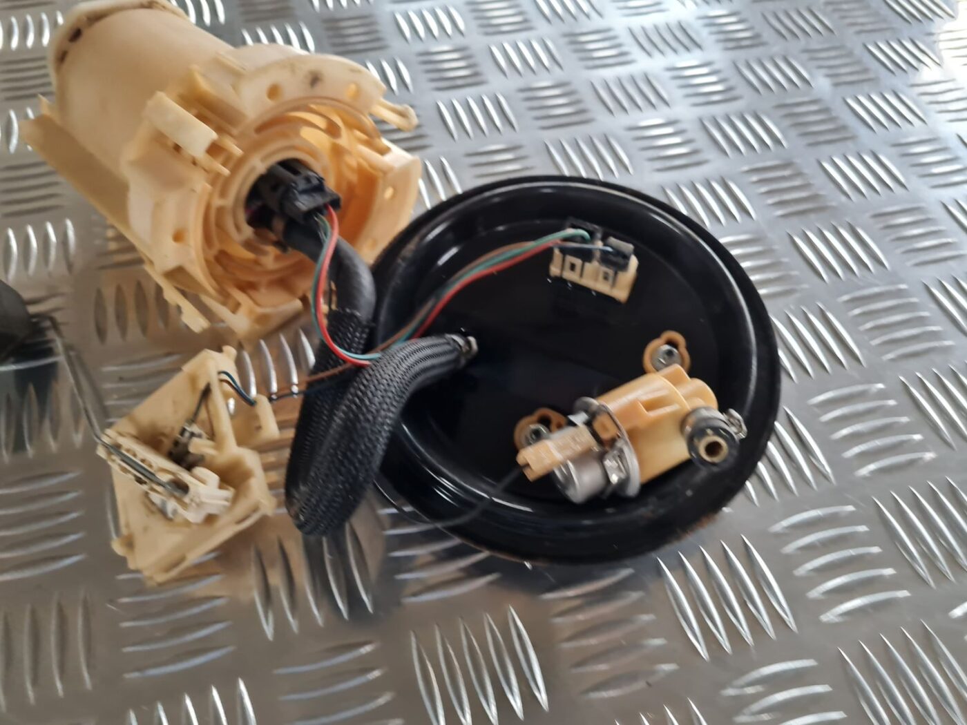 Degvielas tvertnes sūknis priekš OPEL ZAFIRA 1999