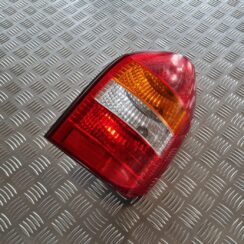 Aizmugurējais labais lukturis priekš OPEL ZAFIRA 1999