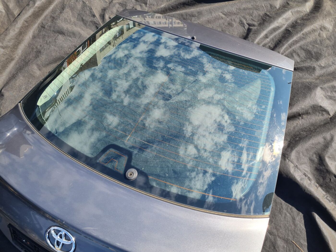 Bagāžnieka vāks priekš TOYOTA AVENSIS 2008 9 Bagāžnieka vāks priekš TOYOTA AVENSIS 2008