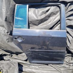 Aizmugurējās labās durvis priekš VW TOURAN 2005