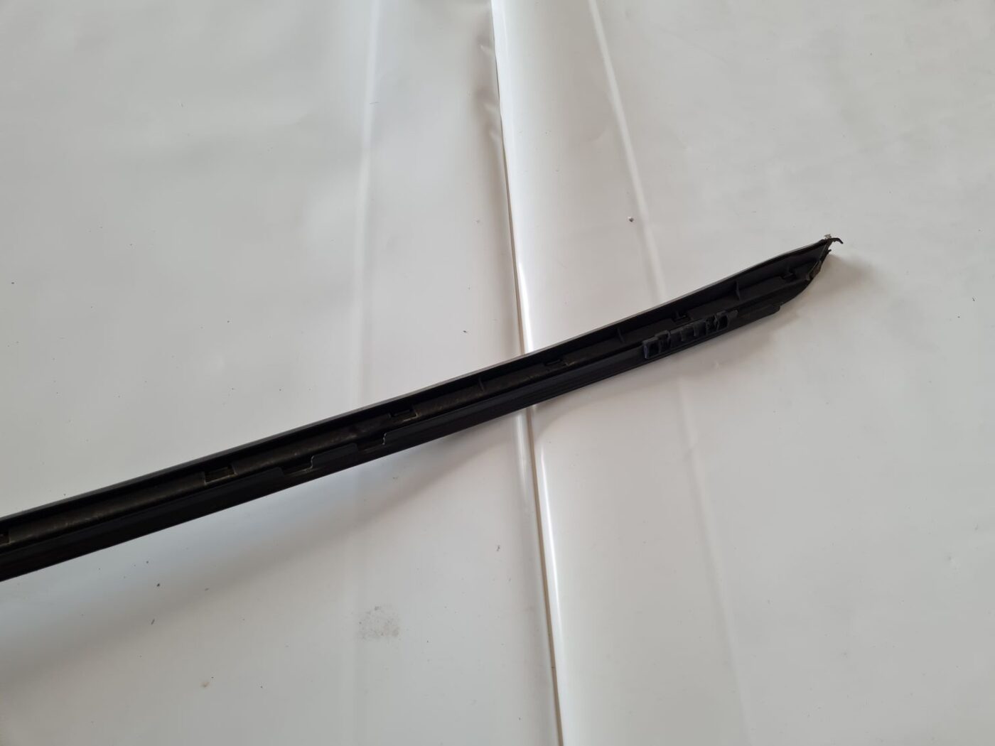 Vējstikla moldings priekš OPEL ZAFIRA 1999