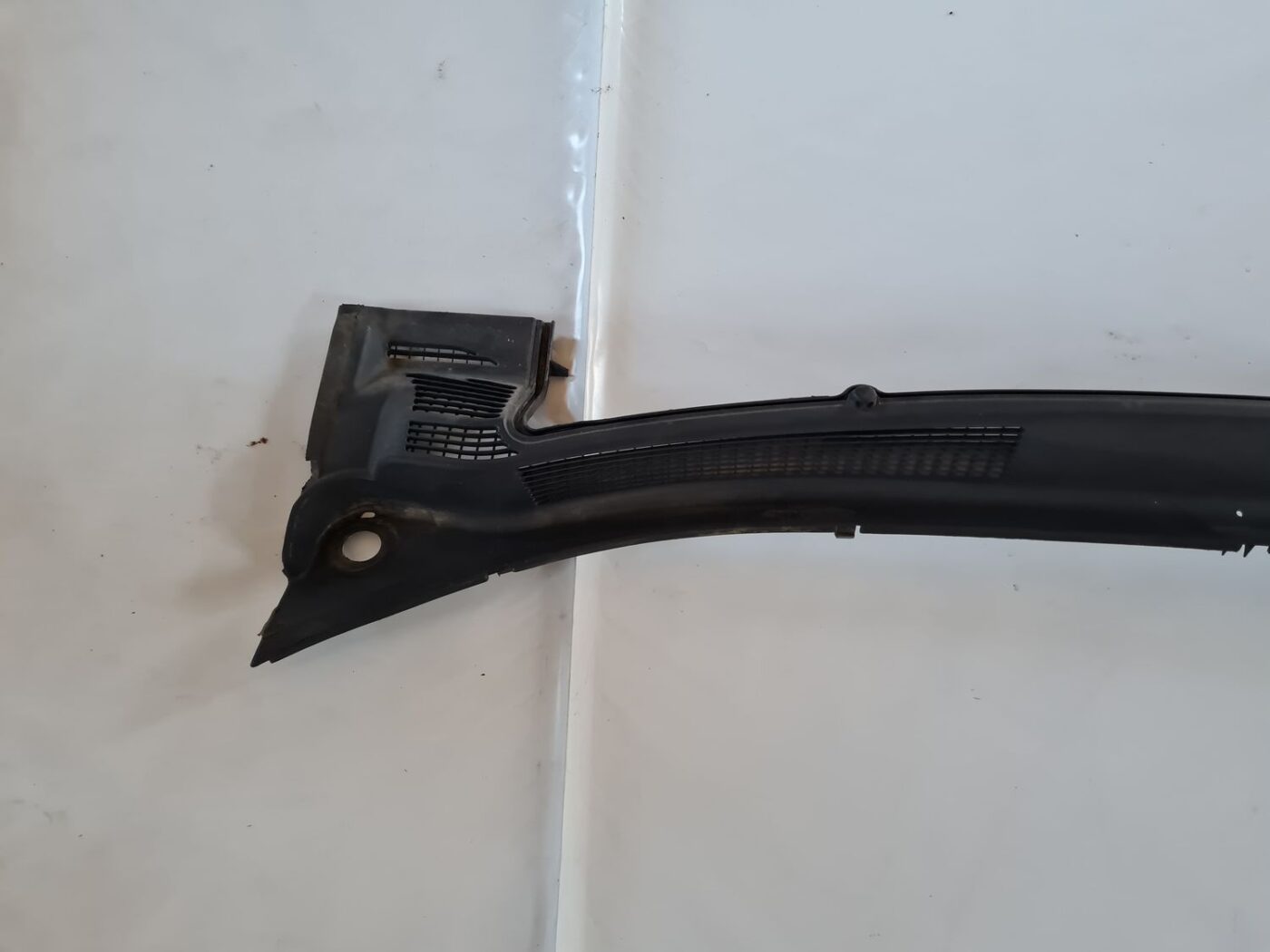 Vējstikla uzlikas (deflektora) režģis priekš OPEL ZAFIRA 1999