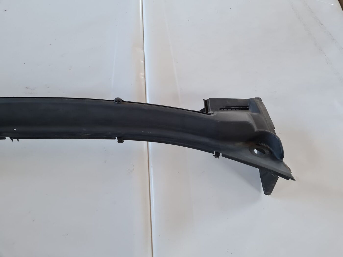 Vējstikla uzlikas (deflektora) režģis priekš OPEL ZAFIRA 1999