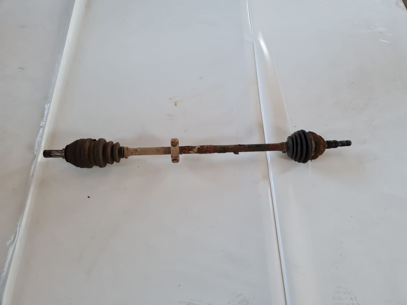 Pusass priekšēja labā priekš OPEL ZAFIRA 1999 1 Pusass priekšēja labā priekš OPEL ZAFIRA 1999