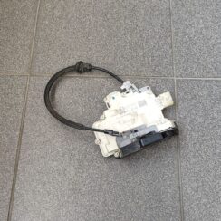 Priekšējo labo durvju slēdzene priekš VW PASSAT B6 2008 ANGL.