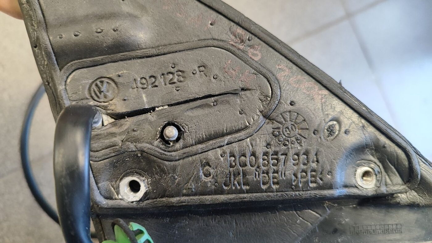 Ārējais spogulis, pa labi priekš VW PASSAT B6 2006 ANGL. UNIVERSAL 7 Ārējais spogulis, pa labi priekš VW PASSAT B6 2006 ANGL. UNIVERSAL