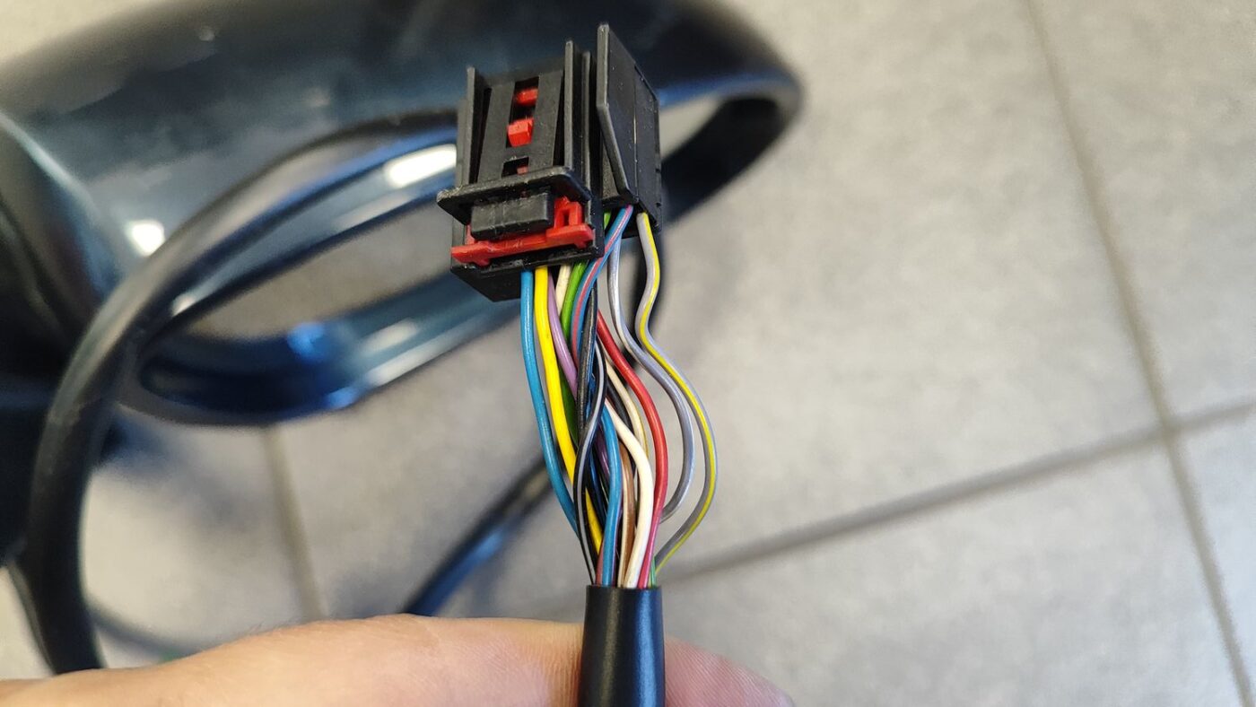 Ārējais spogulis, pa labi priekš VW PASSAT B6 2006 ANGL. UNIVERSAL 6 Ārējais spogulis, pa labi priekš VW PASSAT B6 2006 ANGL. UNIVERSAL