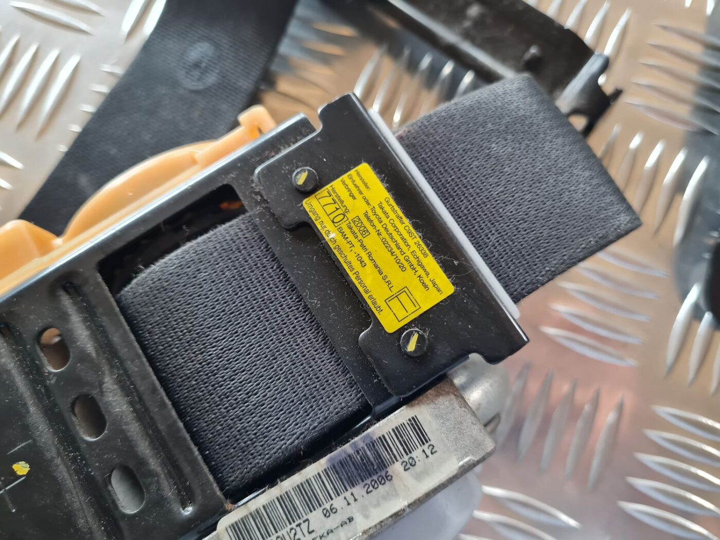 Priekšējā kreisā drošības josta priekš TOYOTA AVENSIS 2007 4 Priekšējā kreisā drošības josta priekš TOYOTA AVENSIS 2007