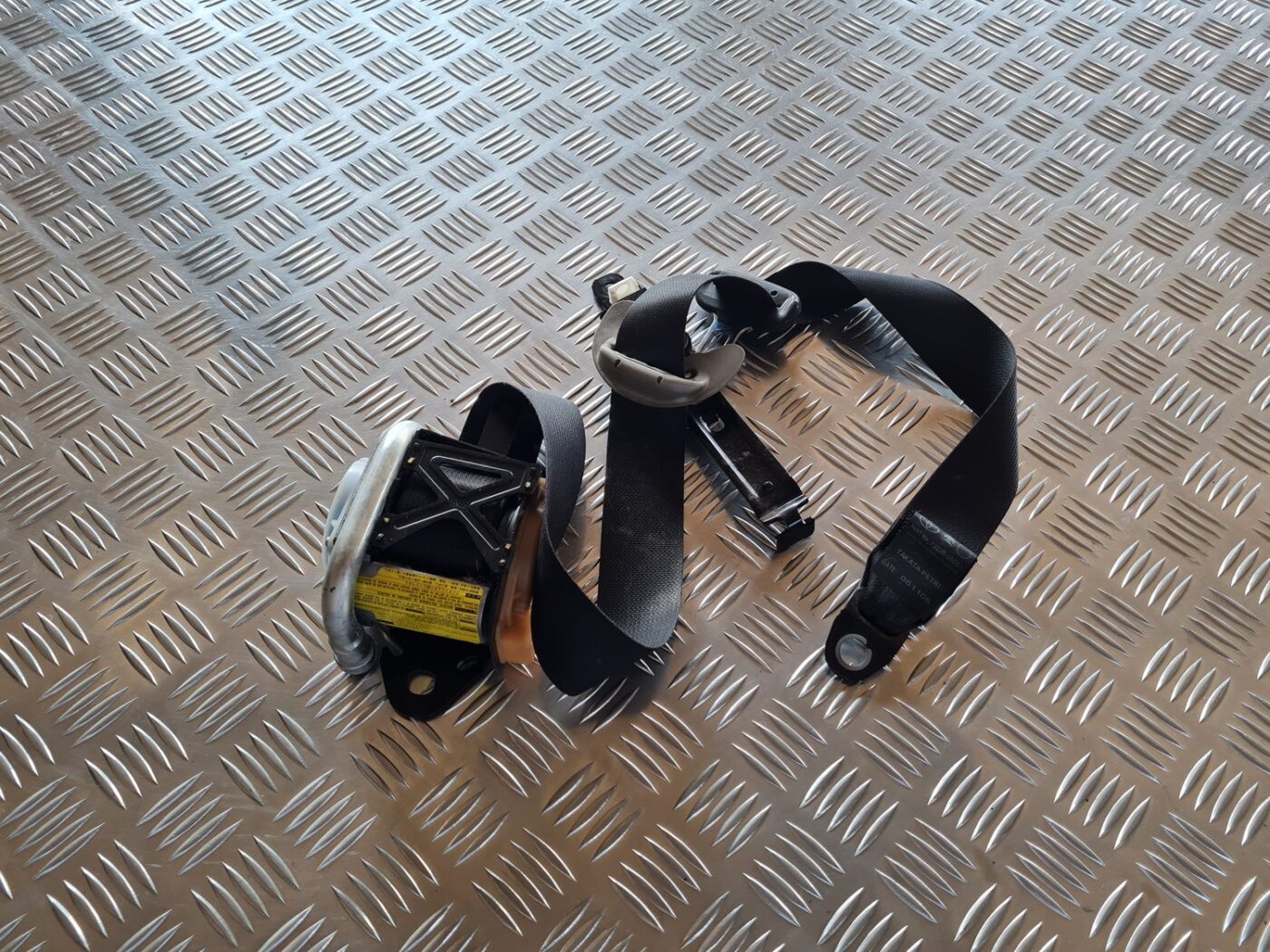 Priekšējā kreisā drošības josta priekš TOYOTA AVENSIS 2007 3 Priekšējā kreisā drošības josta priekš TOYOTA AVENSIS 2007