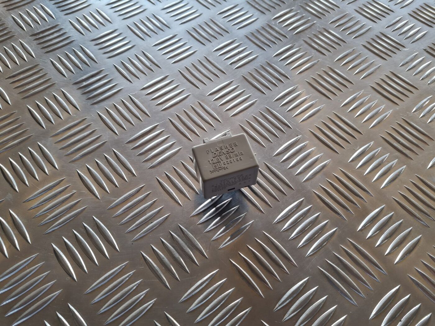 Pagrieziena lukturu releja priekš TOYOTA AVENSIS 2007 1 Pagrieziena lukturu releja priekš TOYOTA AVENSIS 2007