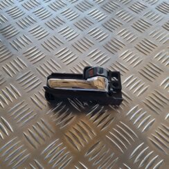 Salona durvju rokturis, aizmugures labais priekš TOYOTA AVENSIS 2007