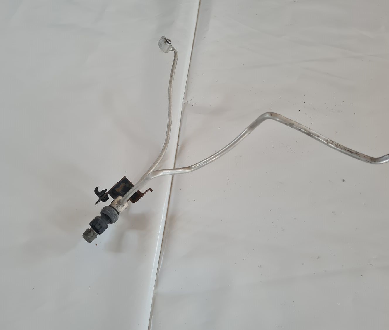 Gaisa kondicioniera galvenā caurule priekš TOYOTA AVENSIS 2007