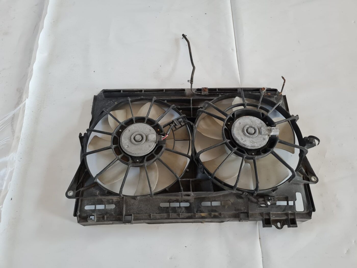 Dzesēšanas radiatora ventilators priekš TOYOTA AVENSIS 2007