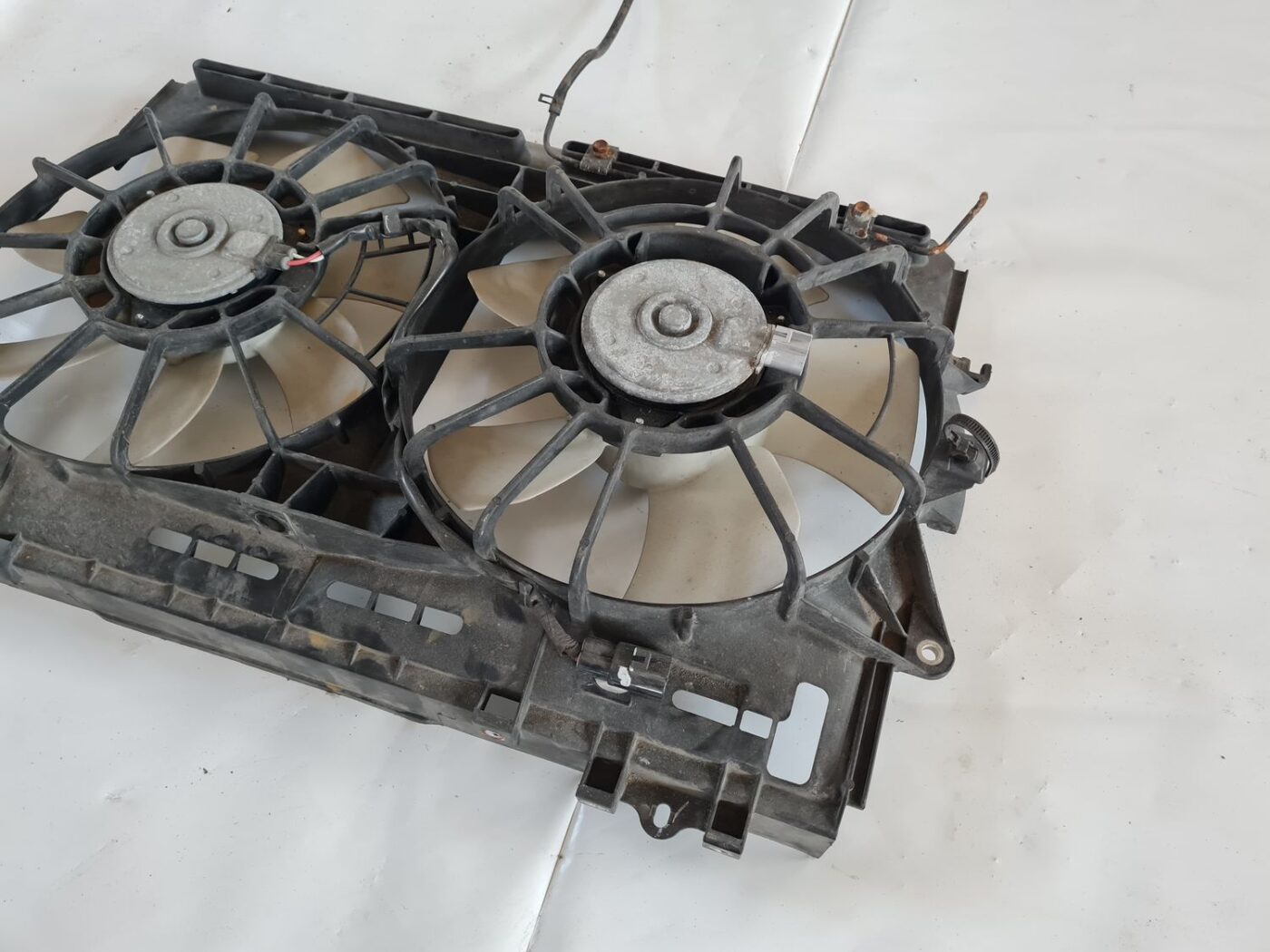 Dzesēšanas radiatora ventilators priekš TOYOTA AVENSIS 2007