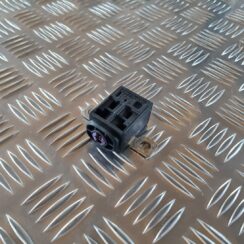 Pozitīva elektrovada klemma priekš AUDI A6 AVANT 2006 S-LINE