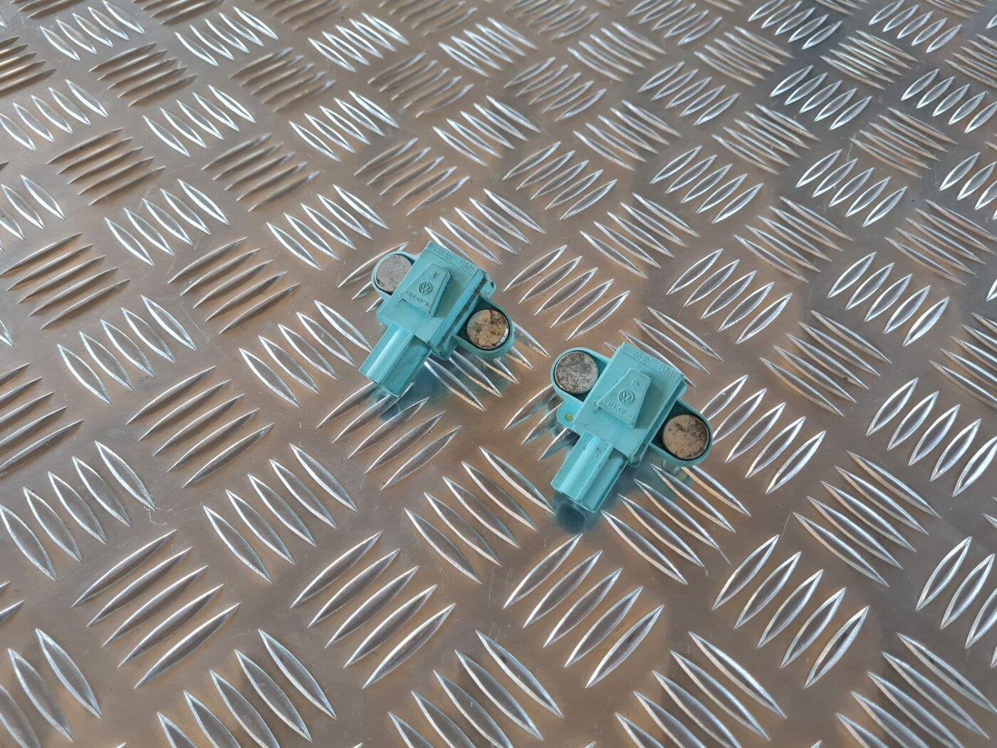 Drošības spilvena trieciensensors priekš AUDI A6 AVANT 2006 S-LINE 1 Drošības spilvena trieciensensors priekš AUDI A6 AVANT 2006 S-LINE