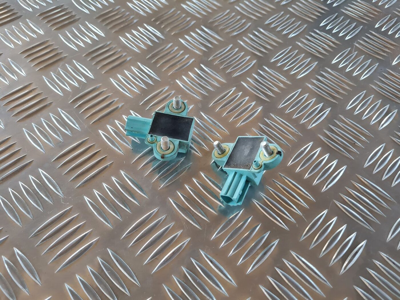 Drošības spilvena trieciensensors priekš AUDI A6 AVANT 2006 S-LINE 3 Drošības spilvena trieciensensors priekš AUDI A6 AVANT 2006 S-LINE