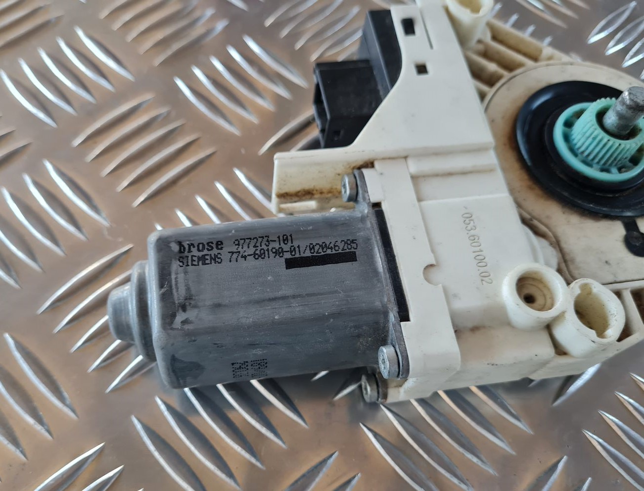 Elektrisko stiklu motors priekš AUDI A6 AVANT 2006 S-LINE