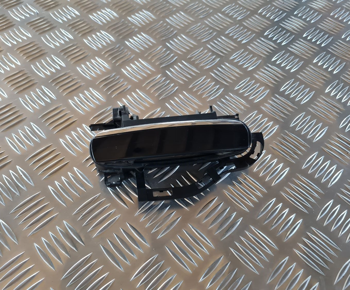 Aizmugurējāis labais durvju rokturis priekš AUDI A6 AVANT 2006 S-LINE