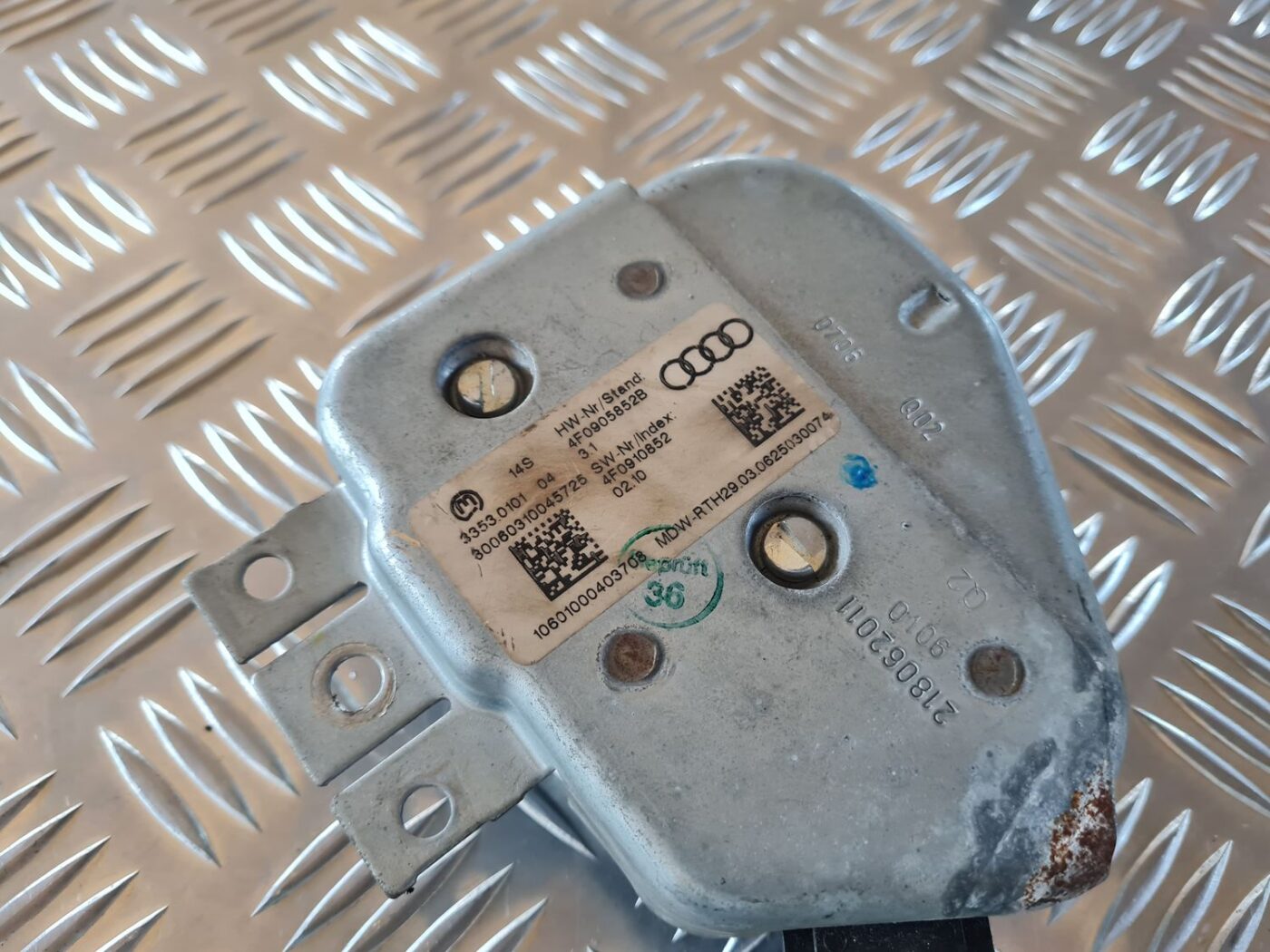 Stūres bloķēšanas modulis priekš AUDI A6 AVANT 2006 S-LINE 2 Stūres bloķēšanas modulis priekš AUDI A6 AVANT 2006 S-LINE