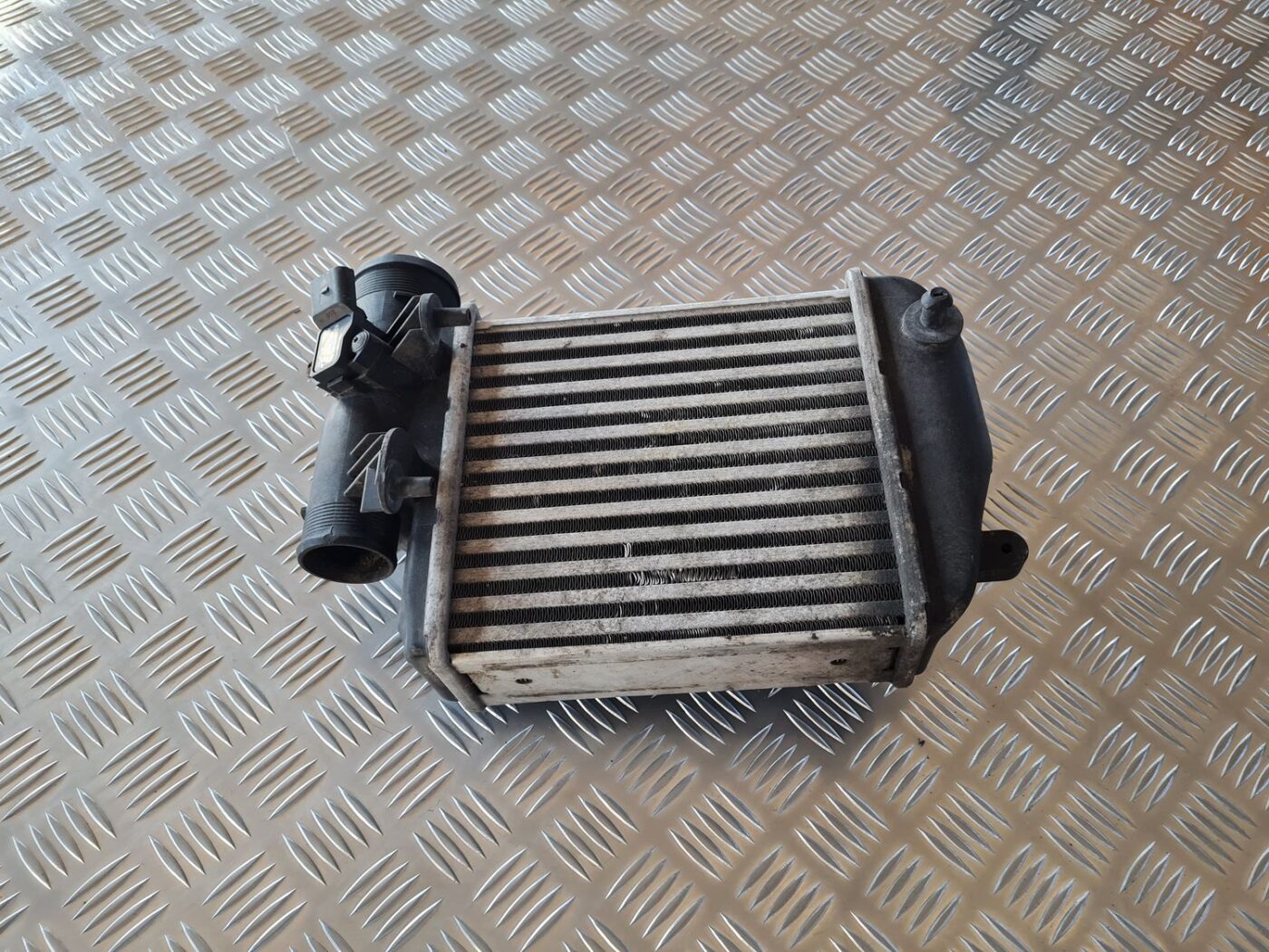 Interkūleris priekš AUDI A6 AVANT 2006 S-LINE 1 Interkūleris priekš AUDI A6 AVANT 2006 S-LINE